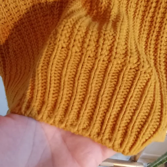 H&M Embellished Sequin Vest - Picture 8 of 16